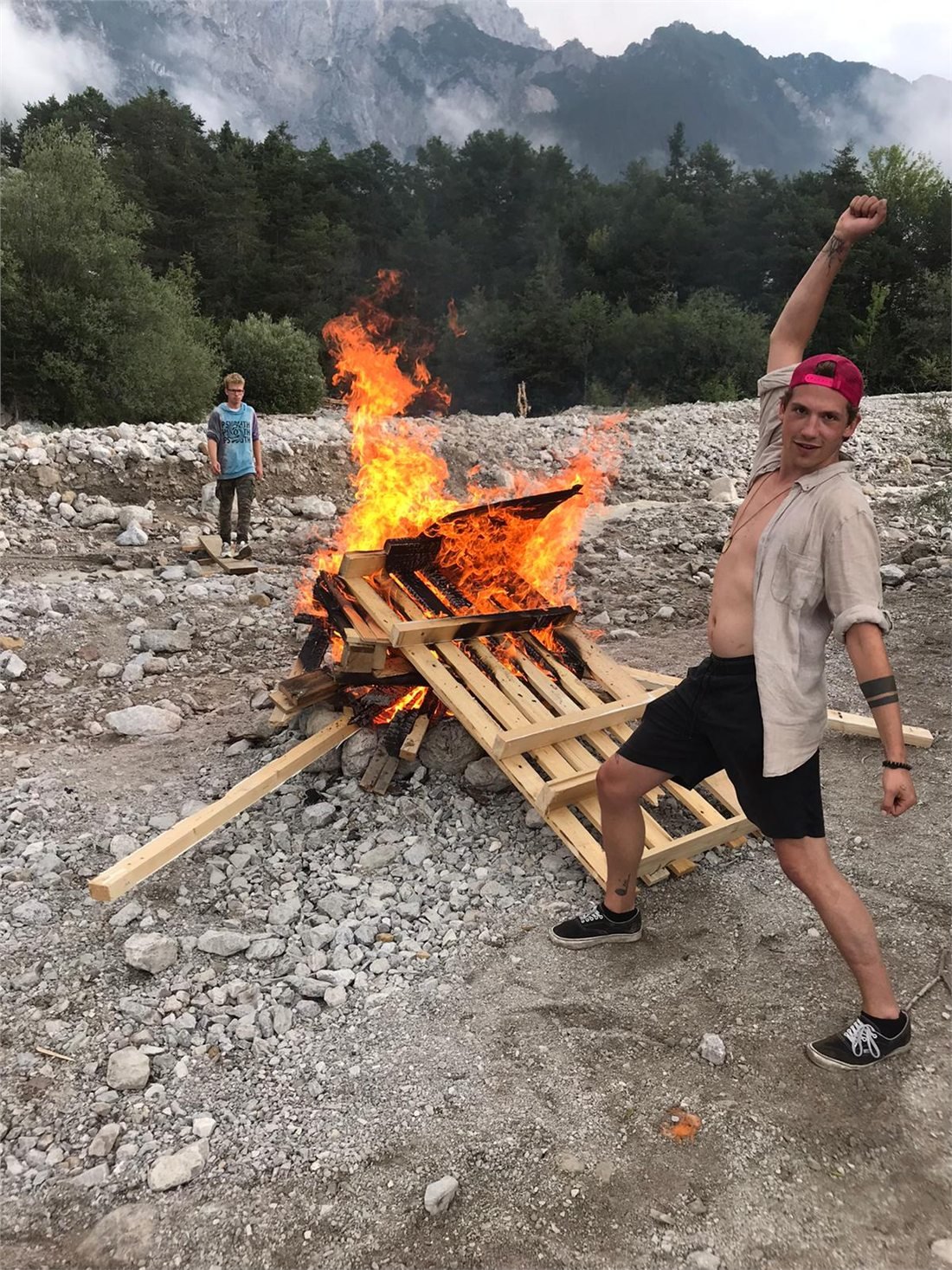 Lagerfeuer bei einer Holla-Fest Veranstaltung