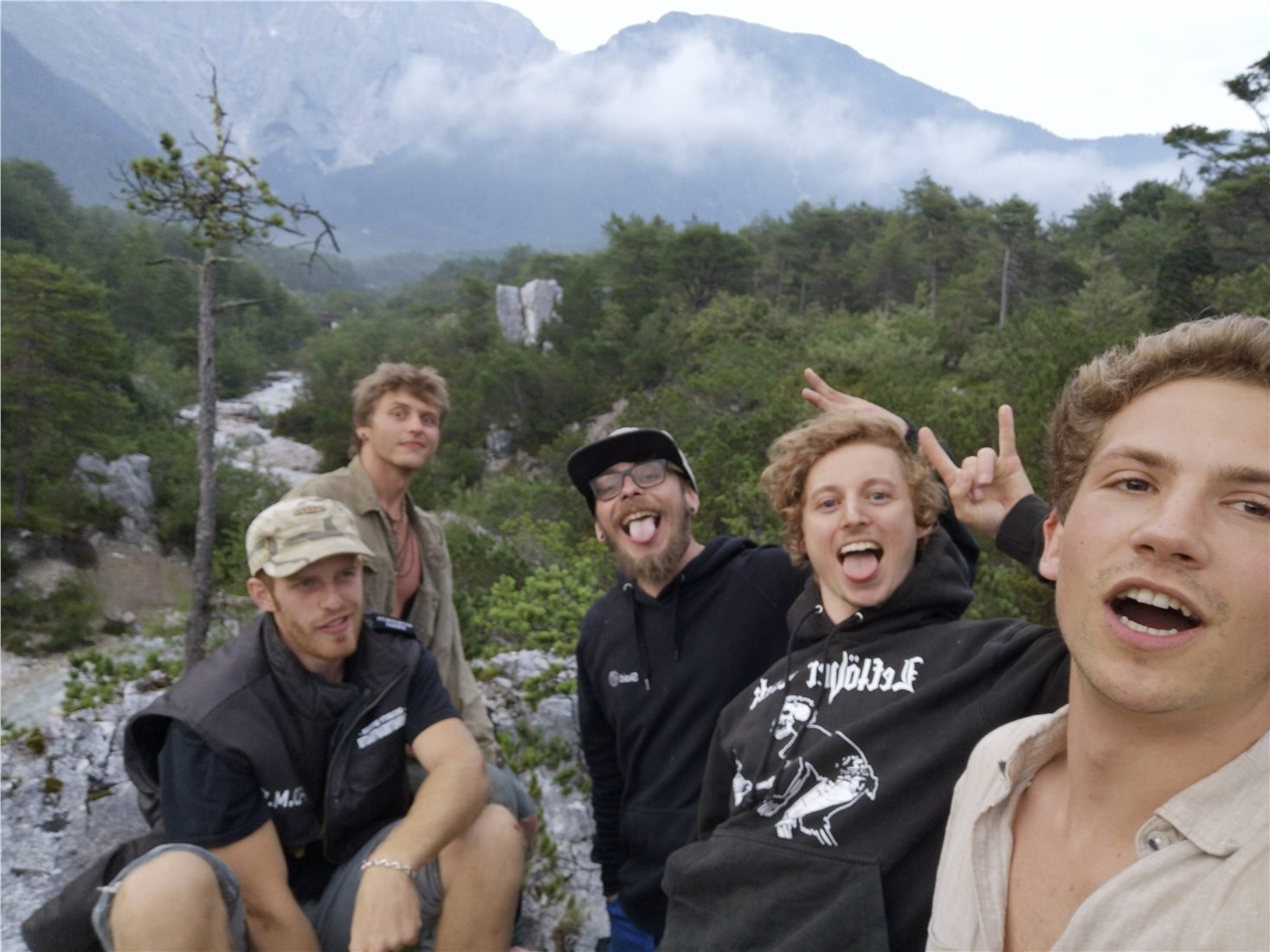 Holla-Fest Team in den Bergen